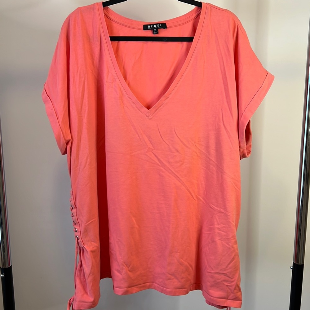 Top blouse size 3 X salmon pink REBEL